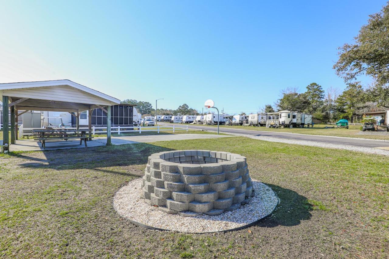 Model Home Near Camp Lejeune With Water View Sneads Ferry Eksteriør bilde