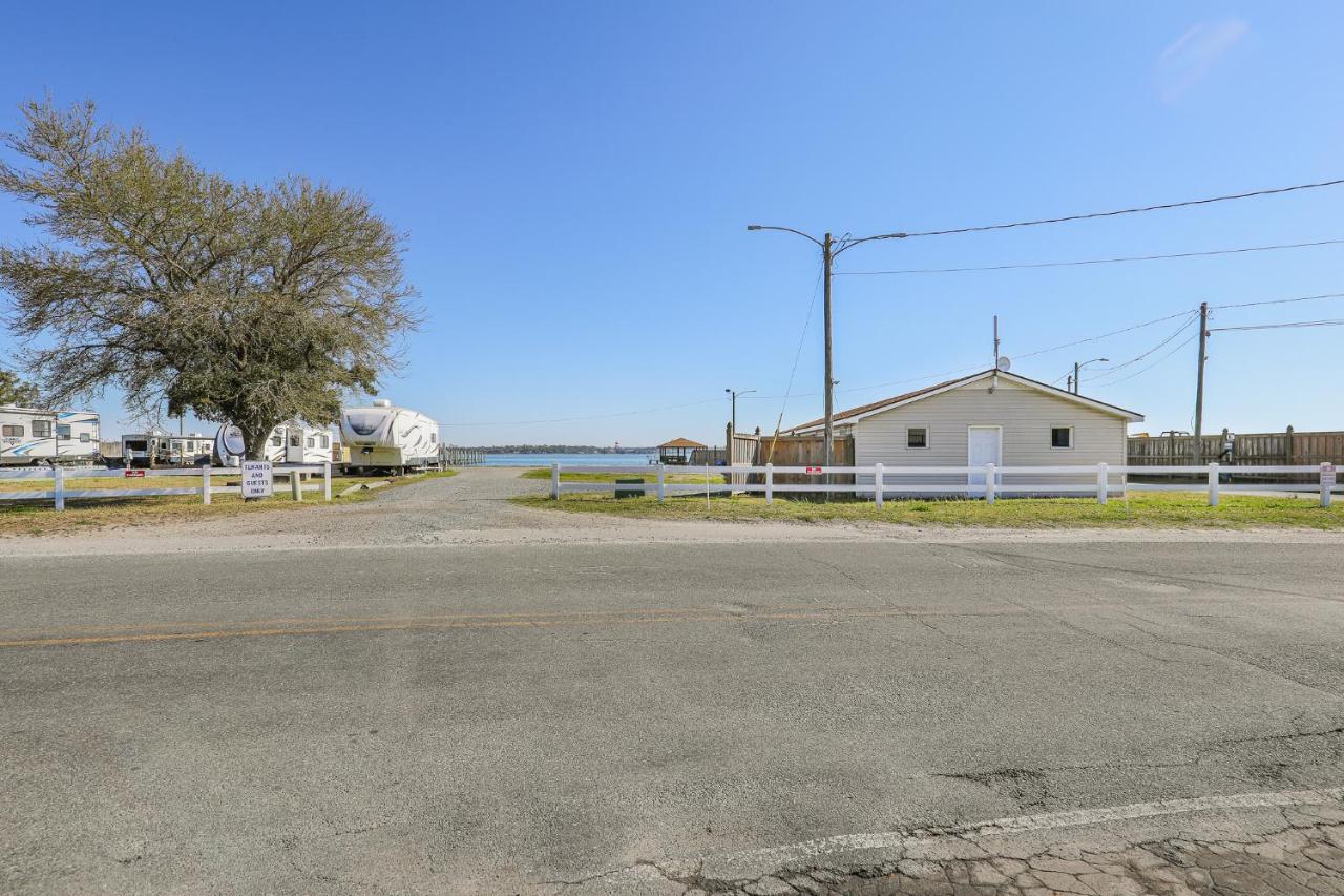 Model Home Near Camp Lejeune With Water View Sneads Ferry Eksteriør bilde