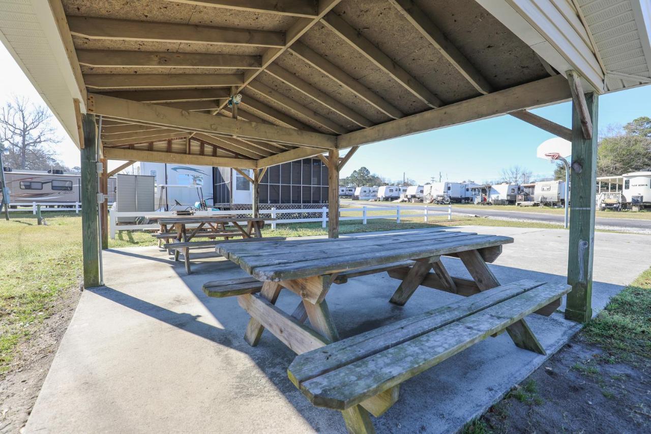 Model Home Near Camp Lejeune With Water View Sneads Ferry Eksteriør bilde