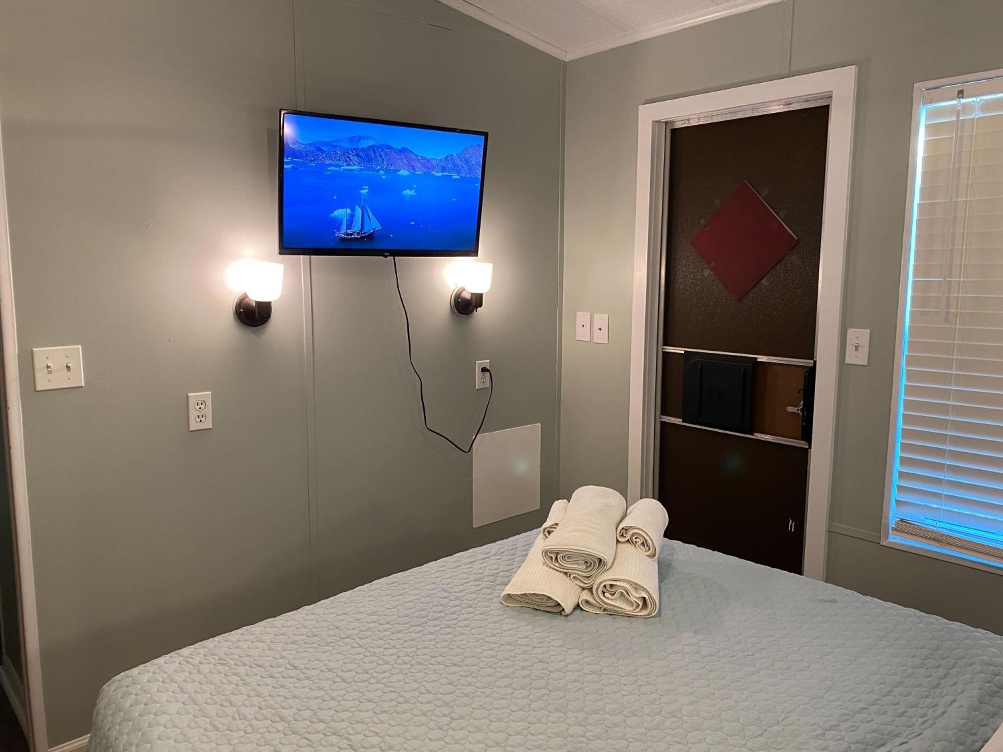 Model Home Near Camp Lejeune With Water View Sneads Ferry Eksteriør bilde